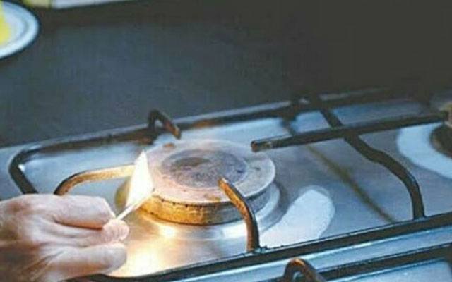 لاہور کے علاقے گرین ٹاؤن میں سوئی گیس کی بندش پر شہریوں کو مشکلات