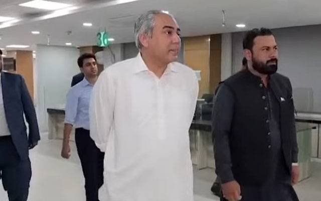 city42.tv وفاقی وزیر داخلہ محسن نقوی کا نادرا میگا سنٹر ساندہ کا اچانک دورہ