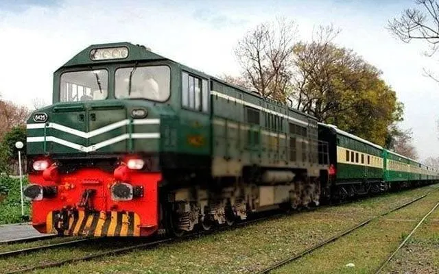 فیصل آباد اور لاہور کے درمیان ٹرین سروس 3 ماہ سے معطل، ریلوے کو کروڑوں کا نقصان